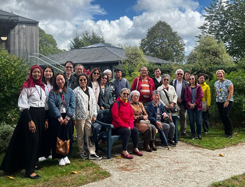 Visit from the Chinese Community Wellbeing society in the Hospice gardens
